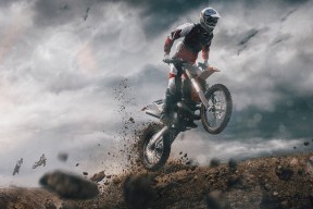 九游正版入口-利物浦以反击速度打穿密集防线，利物浦战术打法分析