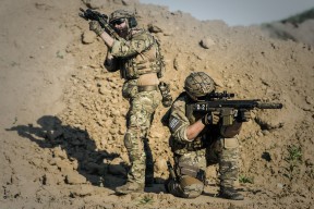 九游电脑版-加拿大队赛制解析：如何通过精准战术提升团队协作，加拿大参赛选手