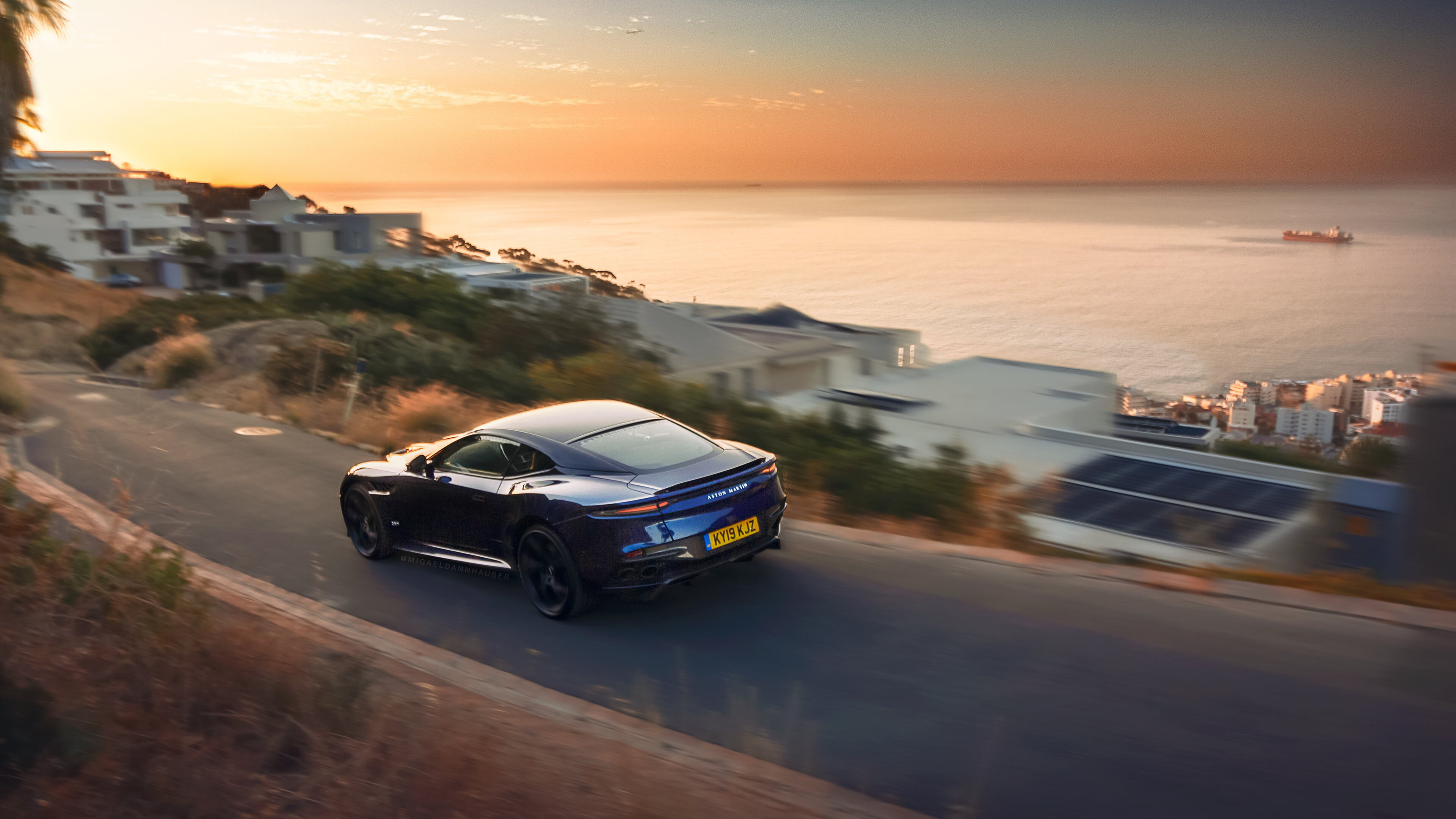 10米台入水姿势标准,水花极小,十米台水池有多深