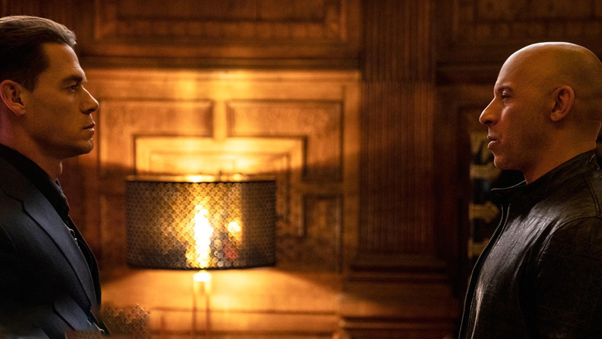 覃海洋男子200米蛙泳决赛强势冲刺夺冠，游泳运动员覃海洋