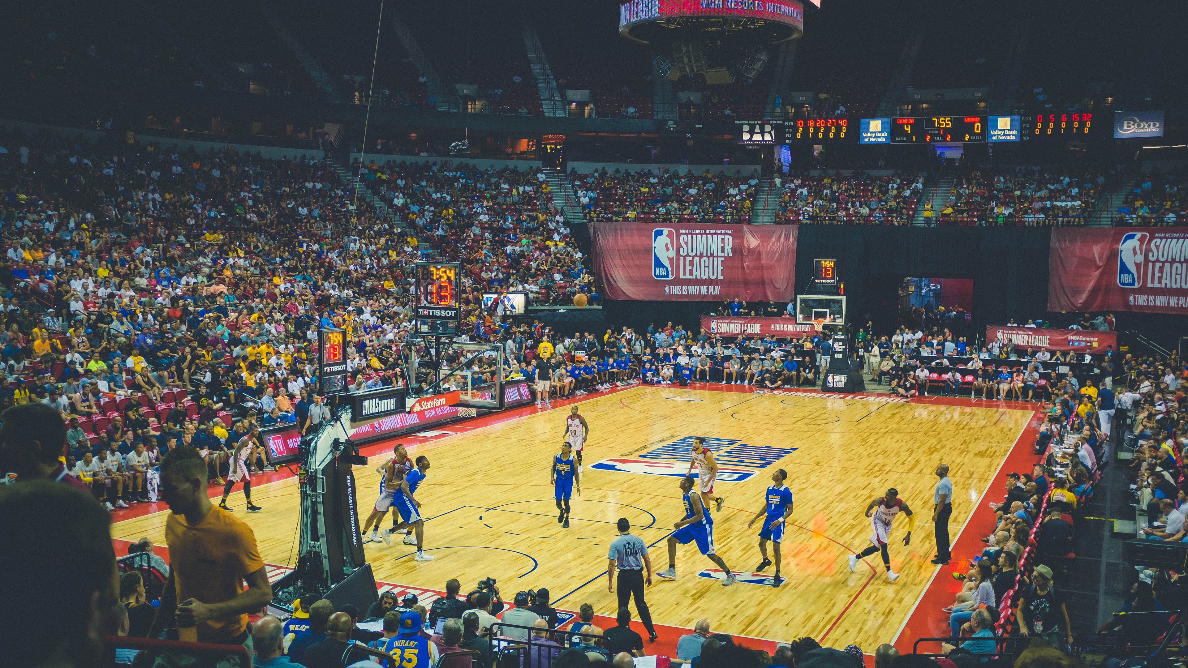 世界无烟日“戒烟跑”活动 参赛需承诺一个月内不碰烟草并接受随访