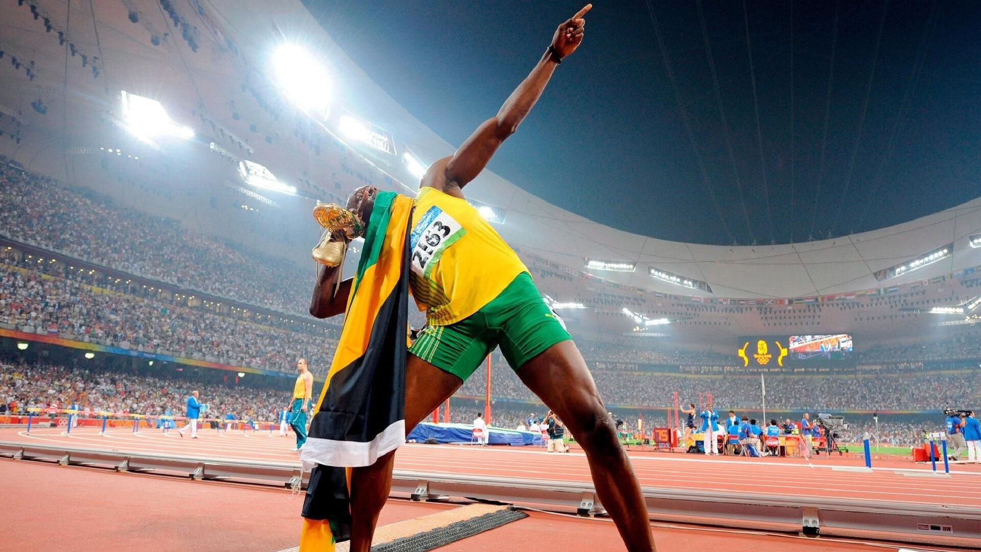 欧冠小组赛：费内巴切主场3比2击败罗马 伊斯坦布尔再度书写欧战夜传奇